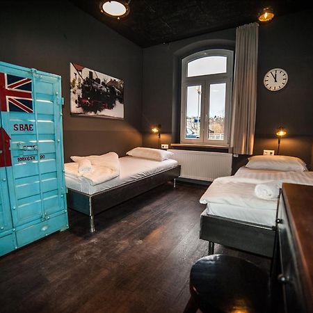 Hostel Am Bahnhof ซูล ภายนอก รูปภาพ