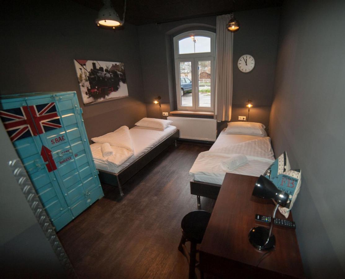 Hostel Am Bahnhof ซูล ภายนอก รูปภาพ