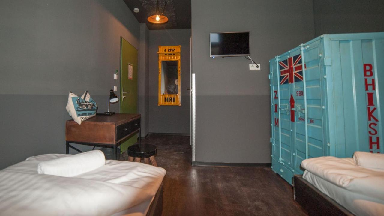 Hostel Am Bahnhof ซูล ภายนอก รูปภาพ